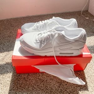 *Nike Air Max 90 triple white sneakers*